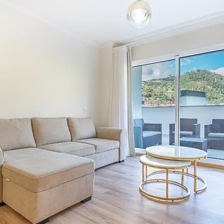 Sunflower Apartment *