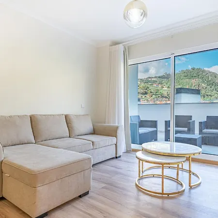 Sunflower Apartment *