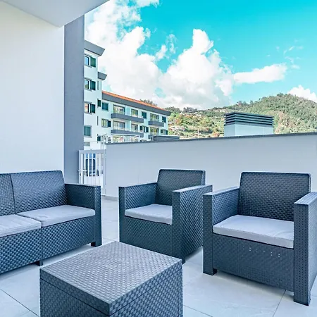 Sunflower Apartment *